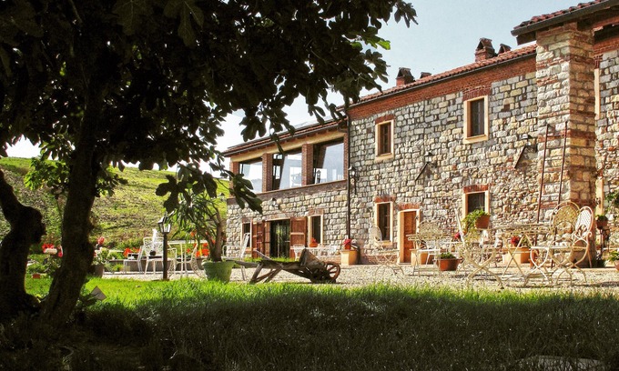 Casale Monferrato House | Experience Tenuta il Galletto: Idyllic Country Retreat