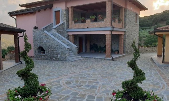 Roccadaspide Bed & Breakfast | Pet-Friendly Tenuta il Giardino di Eros - Rated 9.8/10