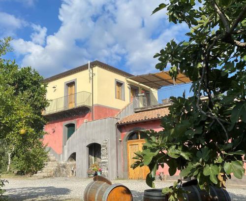 Rovittello Resort | Inviting Tenuta Madonnina: Family-Friendly with Pool Access