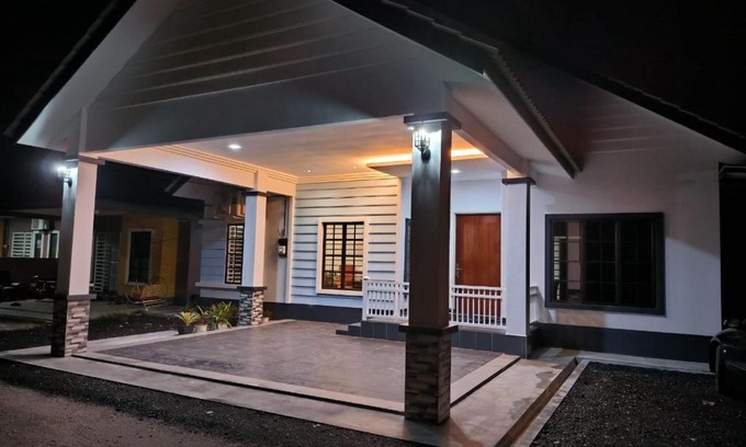 Kuala Langat District House | Family-Friendly Teratak Qu Homestay Sijangkang - Rated 9/10