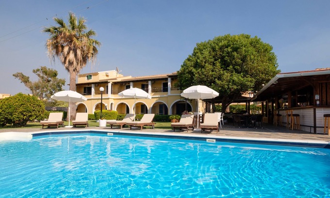 Acharavi Apartment | Beachside Tereza Apartments with Pool and Breakfast Included