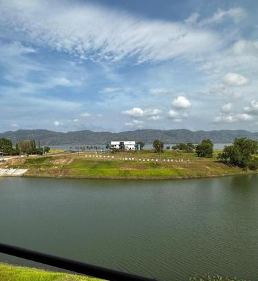 Kampung Padang Malau Resort | Terinai Tasoh Lake View Resort and Cafe