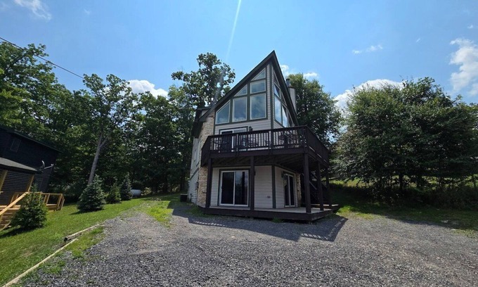 Thayerville House | Terps Hideaway- Spacious 5 bedroom home with Hot Tub in convenient location
