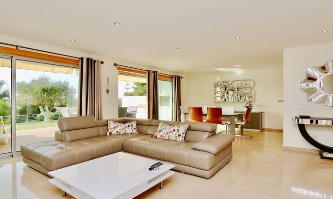Vilamoura House | Top-Rated Terraços da Vinha Villa with Pool and Spa