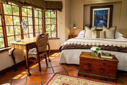 Rustenburg House | Elegant Terra Casa Guesthouse with Oceanfront Pool Access