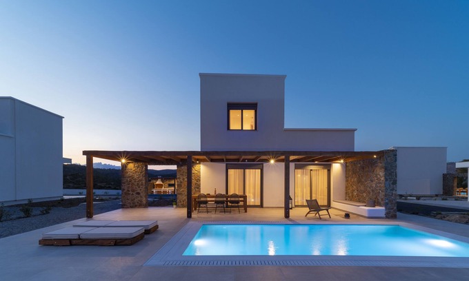 Kiotari Villa | Exquisite Terra d'Oro Villa with Pool & Sea Views