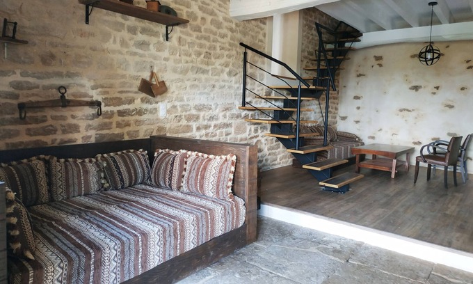 Sombernon House | Scenic Terra Loft Gîte: Views, Gardens & Wine Route