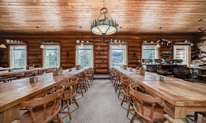 Valemount House | Experience Terracana Ranch Resort with Pool & Spa Amenities