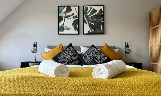 Neulerchenfeld Apartment | Spacious Terrace Suite Near Wiener Stadthalle - 9.2/10 Rated