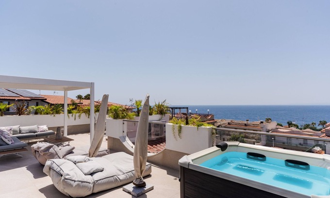 Cannizzaro Apartment | Terrace & Jacuzzi - Tropicalia by Wonderful Italy