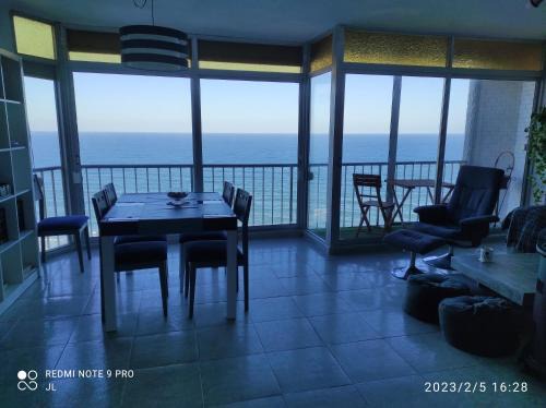 Faro de Cullera Apartment | Idyllic Terrace & Sea Views at Cullera's Oceanfront Haven