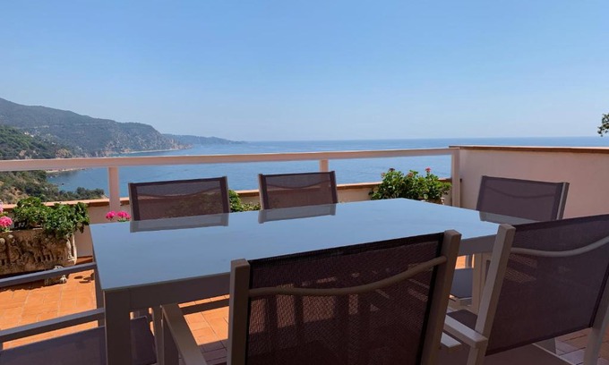 Salionc Apartment | Seaside Retreat with Private Beach and Terrace Views