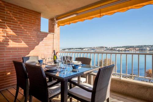 L'Escala Apartment | Oceanfront Retreat at Terrassa de Mar - 4 Star Gem