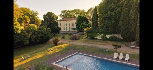 Salleles-d'Aude Apartment | Scenic Terrace Overlooking the Vineyard with Ocean View
