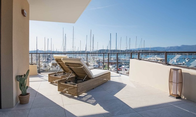 Saint-Mandrier-sur-Mer Apartment | Seaside Serenity at Terrasse DE LA MER - Accessible Comfort