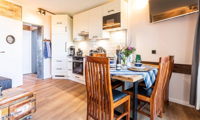 Kronsgaard Apartment | Beachfront Terrassen-Fewo 'Ankerplatz' with Ocean Views