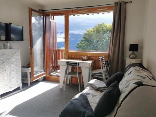La Lechere Apartment | Family-Friendly Retreat at Terrasses du Morel with Great Reviews