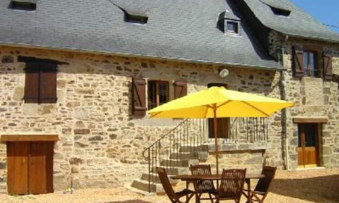Terrasson-la-Villedieu Cottage | Charming Terrasson Farmhouse in Scenic Périgord Noir