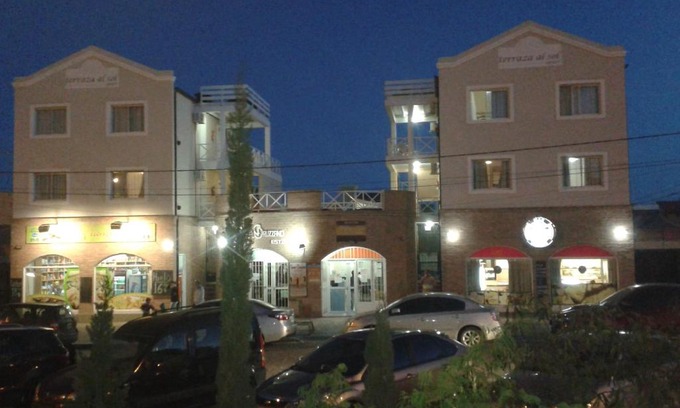 Las Grutas Apartment | Relax at Terraza al Sol: Family-Friendly with Pool Access