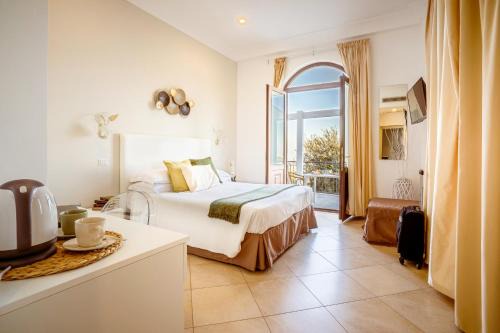 Massa Lubrense House | Discover Terrazza Iride: Rated 8.8 with Family-Friendly Amenities