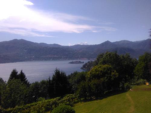 Vacciago Apartment | Beautiful Terrazza sul lago with Ocean View & Private Beach