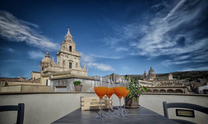 Comiso Bed & Breakfast | Relaxing Terrazzani Suite: Spa, Dining & Family Friendly