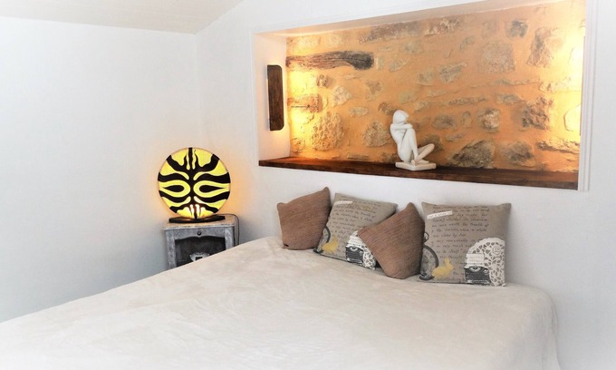 Castelnaud-la-Chapelle House | Terre d'HISTOIRE: Family-Friendly Retreat with Pool & Activities