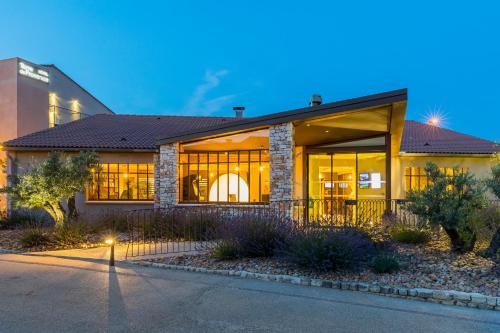 Saint Tronquet Business Park Hotel | Relax at Terre de Provence Hôtel & Spa with Ocean Views