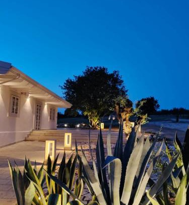 Montegrosso Apartment | Relax at Terre di Sveva: Oceanfront Retreat with Hot Tub
