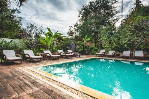Ban Lung Hotel | Relax at Terres Rouges Lodge: 4-Star, Pet-Friendly Escape