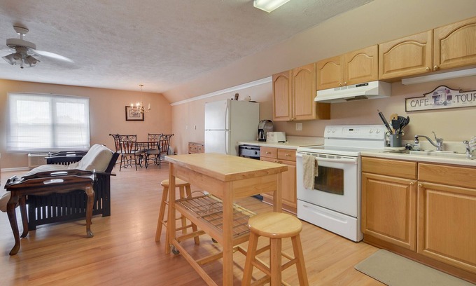 Aiken Apartment | Cozy Dog-Friendly Apartment with Kitchen near Barn Retreat