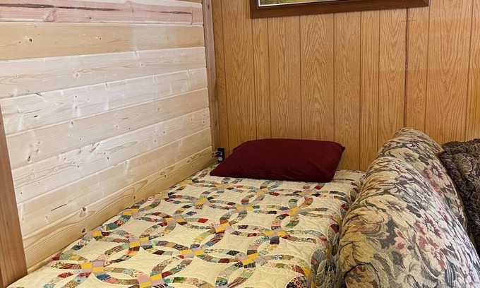 Idaho City Cottage | Idaho City Cottage with AC, Breakfast & Pet-Friendly Stay