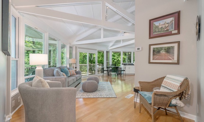 Jones Mills House | Perfect Retreat with Pool, Spa & Lake Views – Guest Rated 9.8