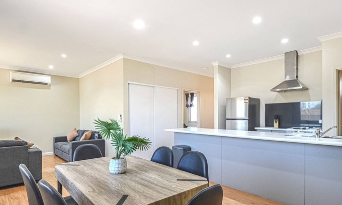 Port Hedland Ski Chalet | Terrific Townhouse 3x2 in CBD