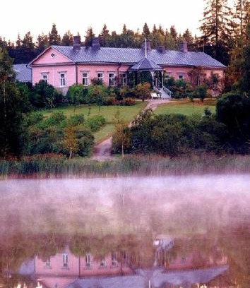 Mikkeli Hotel | Experience Tertin Kartano: Pet-Friendly Retreat with Ocean Views