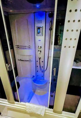 Potenza Apartment | Top-Rated TES Apartment Potenza with Hot Tub & Breakfast