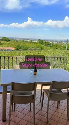 Adro Apartment | Discover Tesoro Nascosto: A 4-Star Family-Friendly Retreat