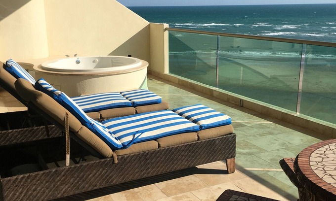 Las Conchas Condo | Exceptional Beach Condo Retreat on Las Conchas Peninsula