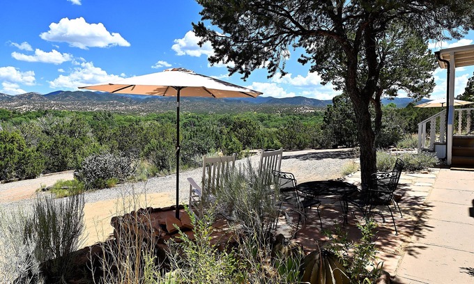 Tesuque Bed & Breakfast | Unforgettable Tesuque Outpost Suites with Mountain Views