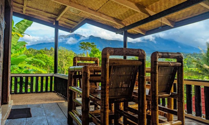 Tetebatu House | Scenic Tetabatu Mountain View Homestay with Kitchen Access