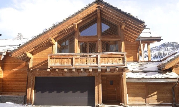 Les Claux Ski Chalet | Discover TETRAS I Chalet de Prestige in Vars 2000