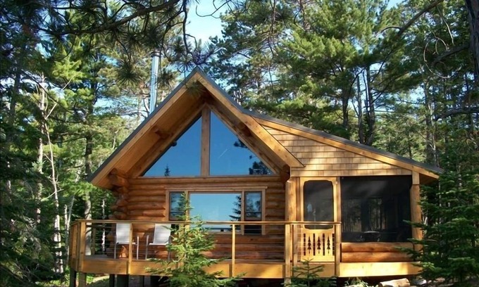 Silver Bay Cabin | Discover Tettegouche Log Cabin with Lake Superior Views