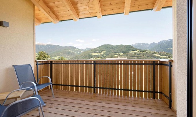 Feldthurns Apartment | Discover Teutenhofer Apfel: Family-Friendly Retreat Awaits