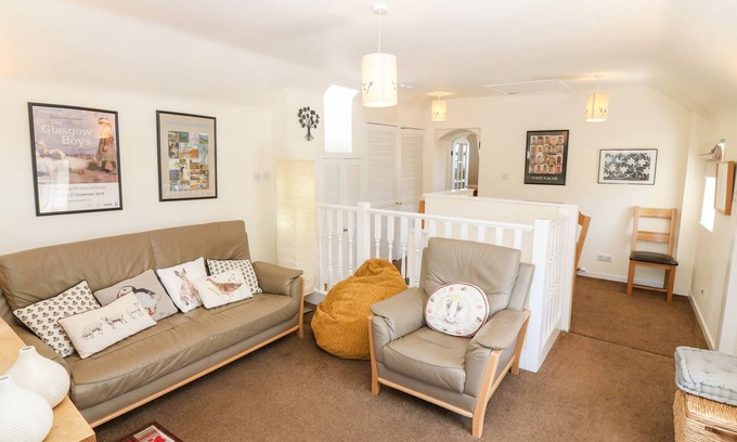 Jedburgh Cottage | Pet-Friendly Teviot View Cottage with Garden in Ancrum