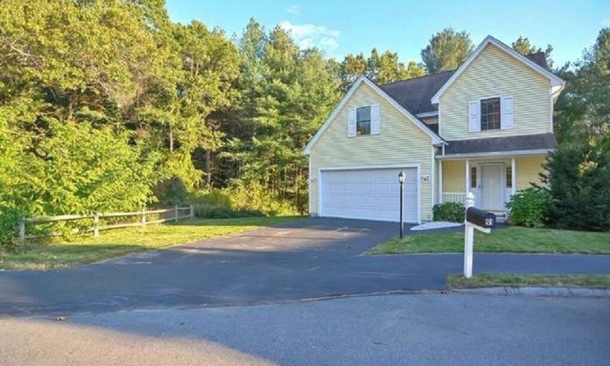 Tewksbury House | Family Retreat in Tewksbury with Ocean View & Spa