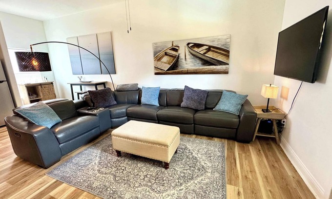 Nederland House | Texas Gulf Coast 3BR 1BA