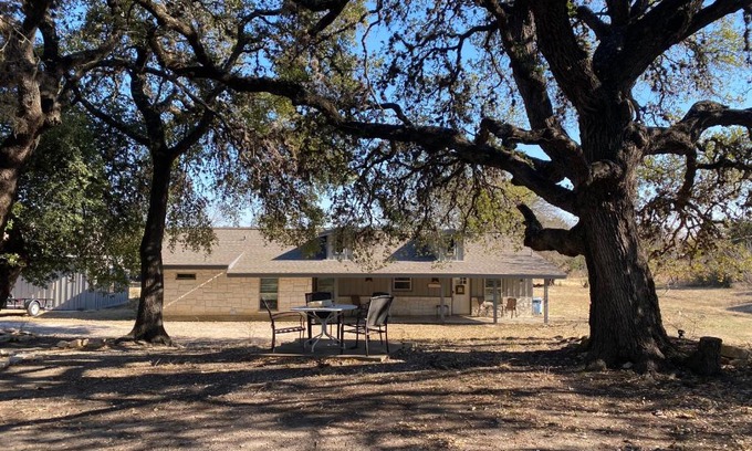 Oatmeal House | Guest Rated 10/10: Texas Hill Country Ranch with Scenic Views