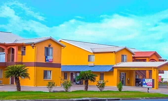 San Benito Hotel | Comfortable Stay at Texas Inn San Benito with Breakfast