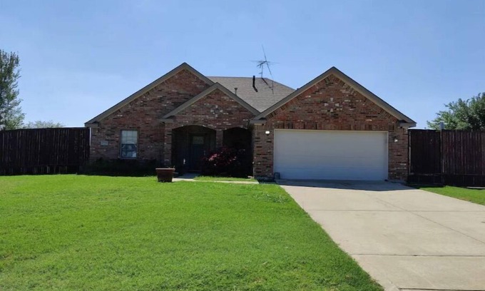 Justin House | Pet-Friendly Retreat at Texas Motor Speedway Comfort Zone