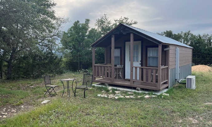 Pipe Creek Cabin | Guest Rated 9.8: Texas Sage One Room Cabin with Kitchen